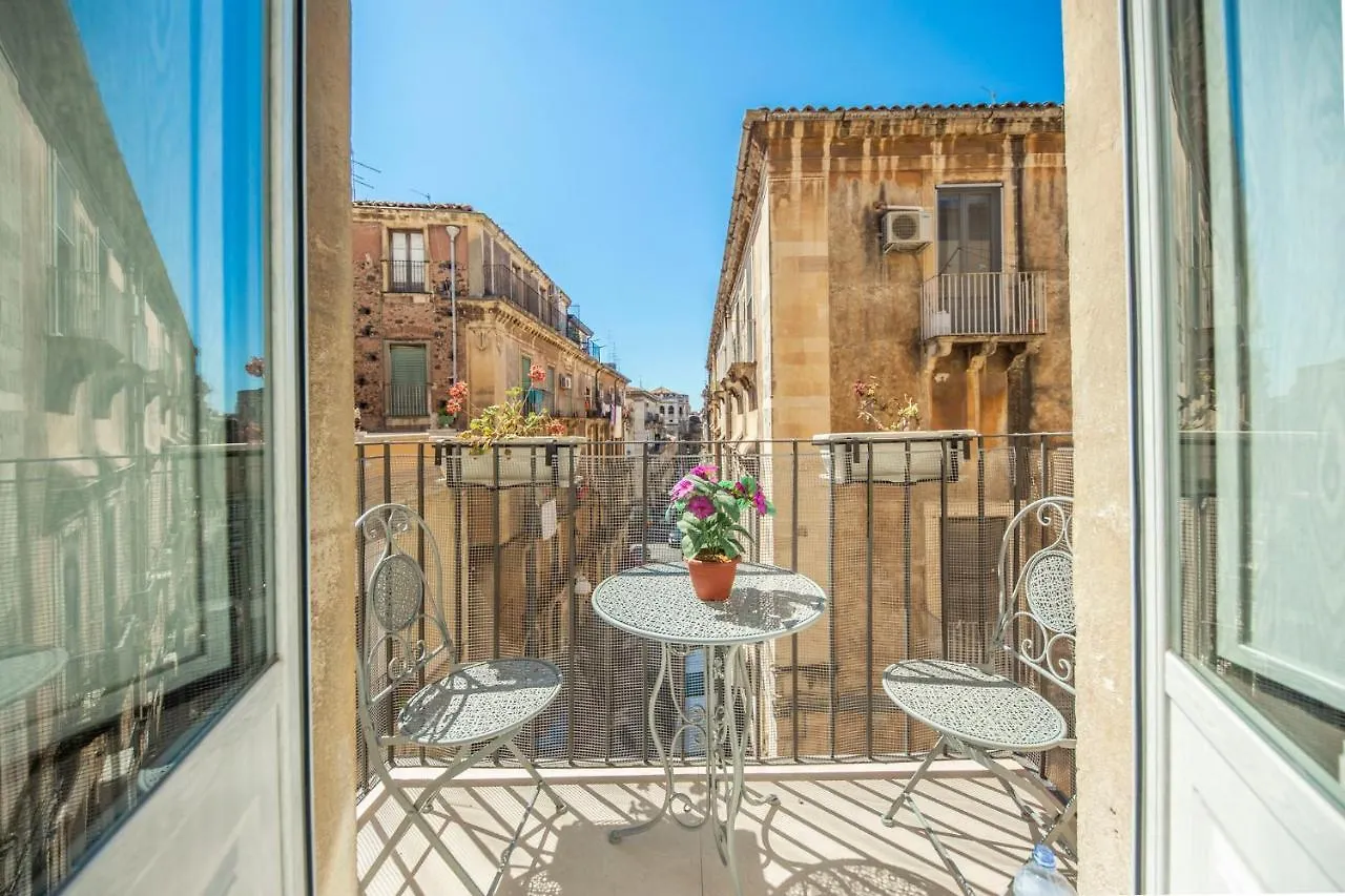 Home Dentro Il Teatro Catania Italien